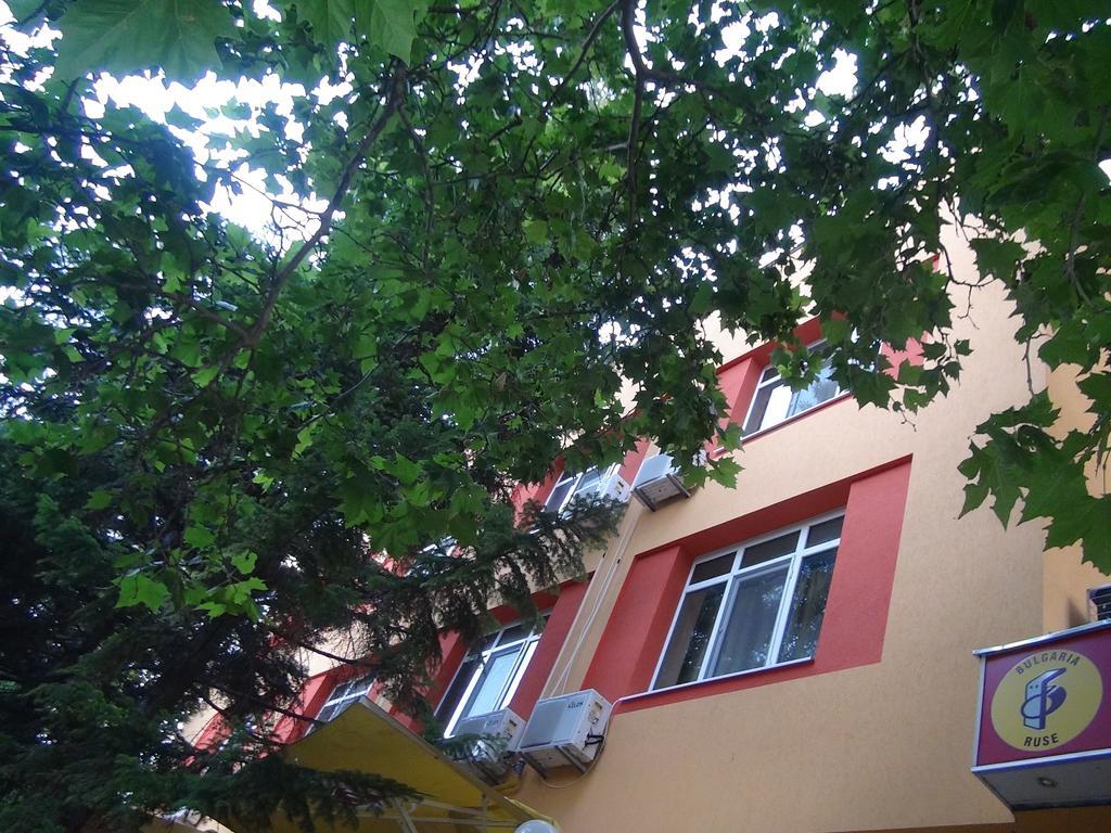 Family Hotel Familya 루세 외부 사진