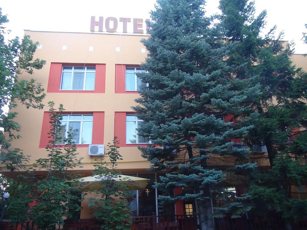 Family Hotel Familya 루세 외부 사진