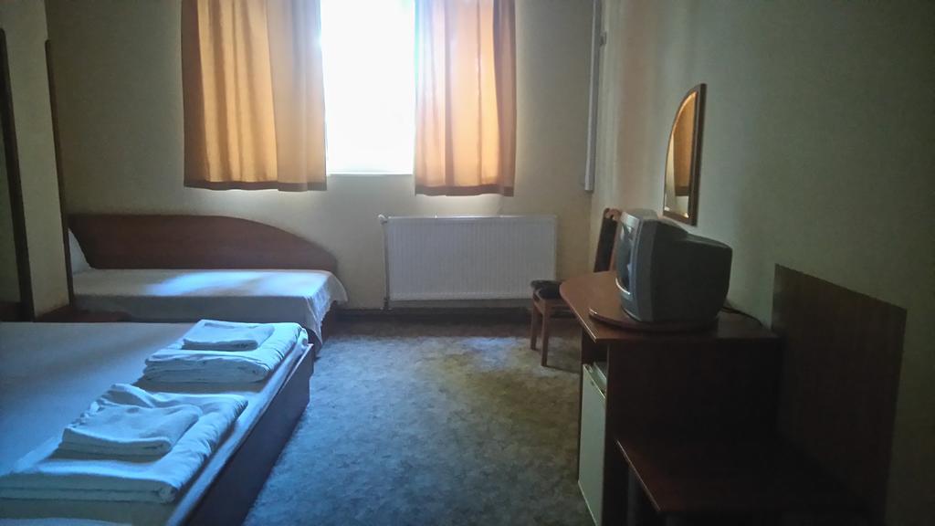 Family Hotel Familya 루세 외부 사진